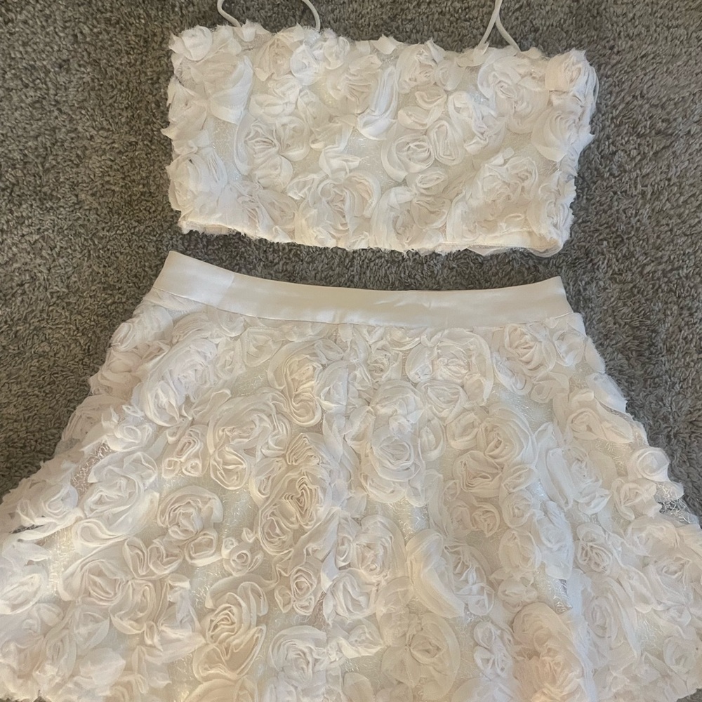 Ivory Floral Two-Piece Set - Picture 3 of 4